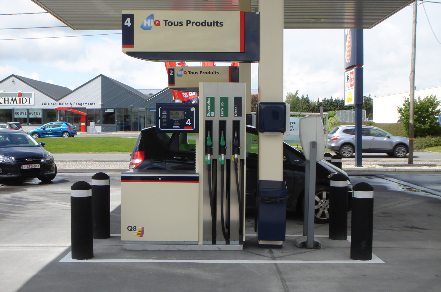 Nouvelle station & Shop all-in-line