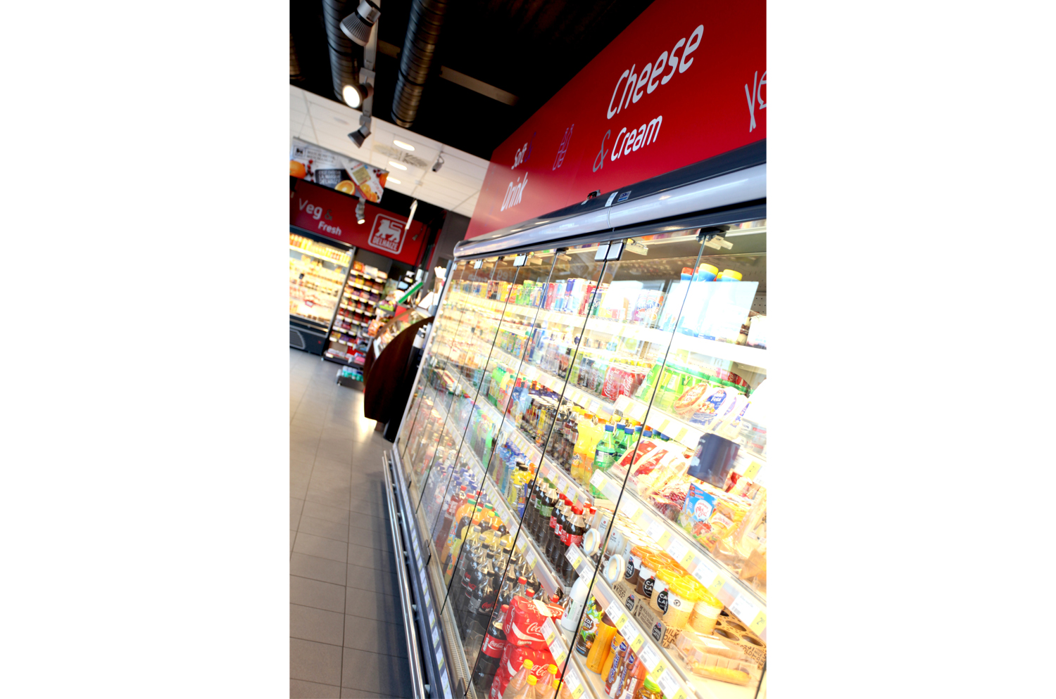 Nouvelle station & Shop all-in-line