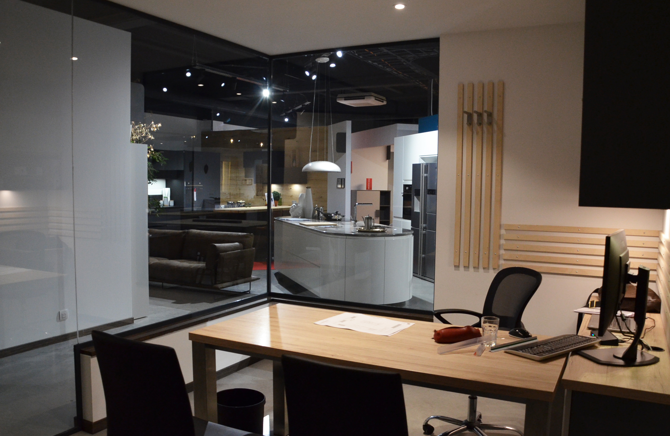 CONSTRUCTION D’UN SHOWROOM